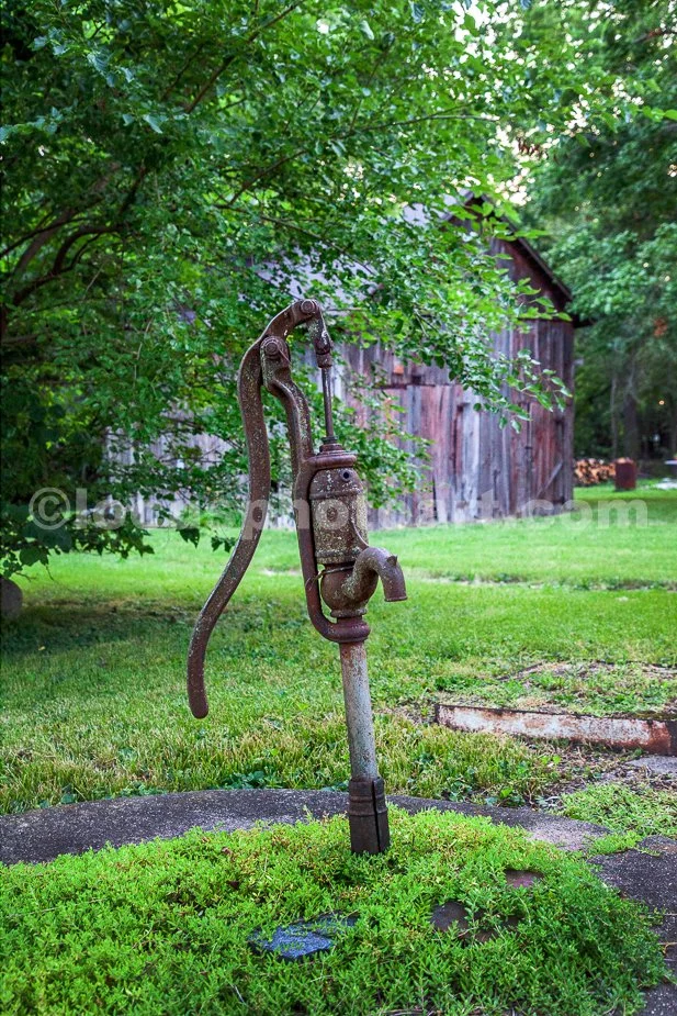 J24_Backyard_Water_Pump_9434.jpg