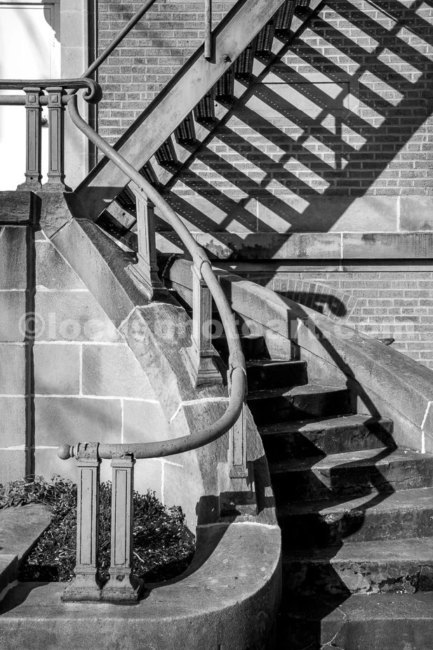 J20_Curvy_Courthouse_Stairway_6201_BW.jpg