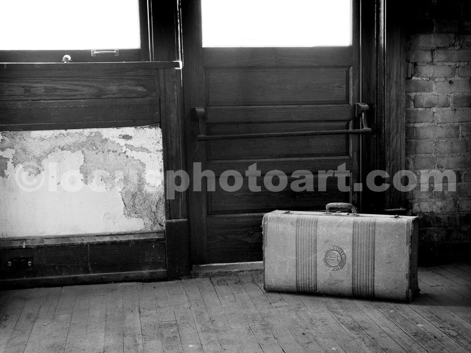 Suitcase_by_the_Exit_Door_9122_BW.jpg