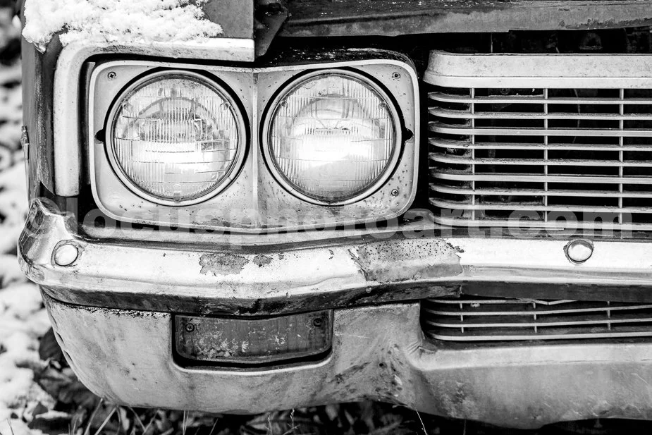 J21_Smiling_Headlights_3510_BW.jpg