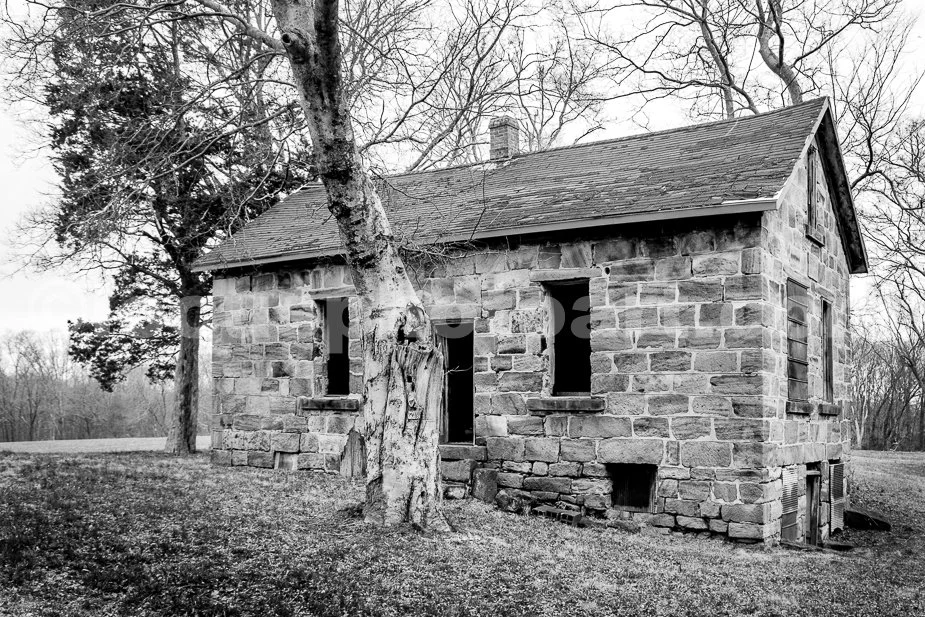 J20_Stone_House_with_Cellar_6672_BW.jpg