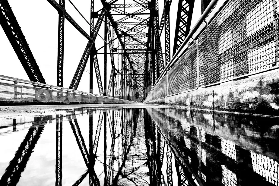 J24_Water_on_Bridge_0039_HI-C_BW.jpg