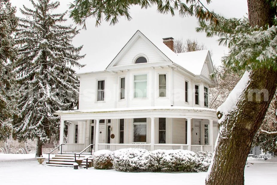 J18_The_Blum_House_in_November_Snow_4354.jpg
