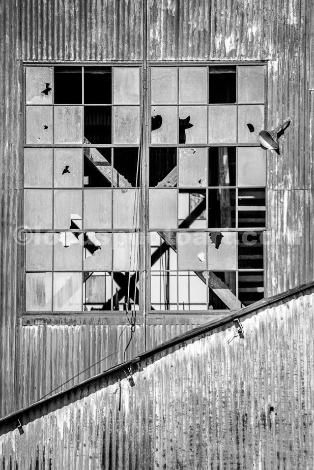 J23_Mine_Building_Windows_2916_BW.jpg