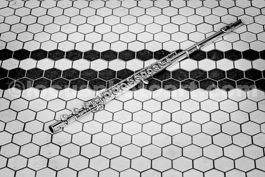 J23_Flute_on_the_Floor_5098_BW.jpg