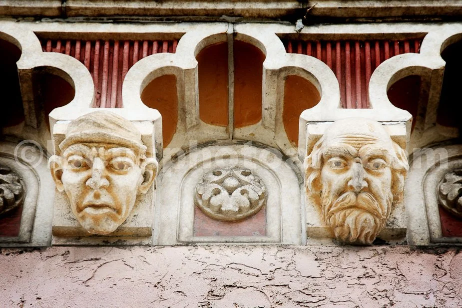 Terracotta_Heads_at_the_Majestic_0272.jpg