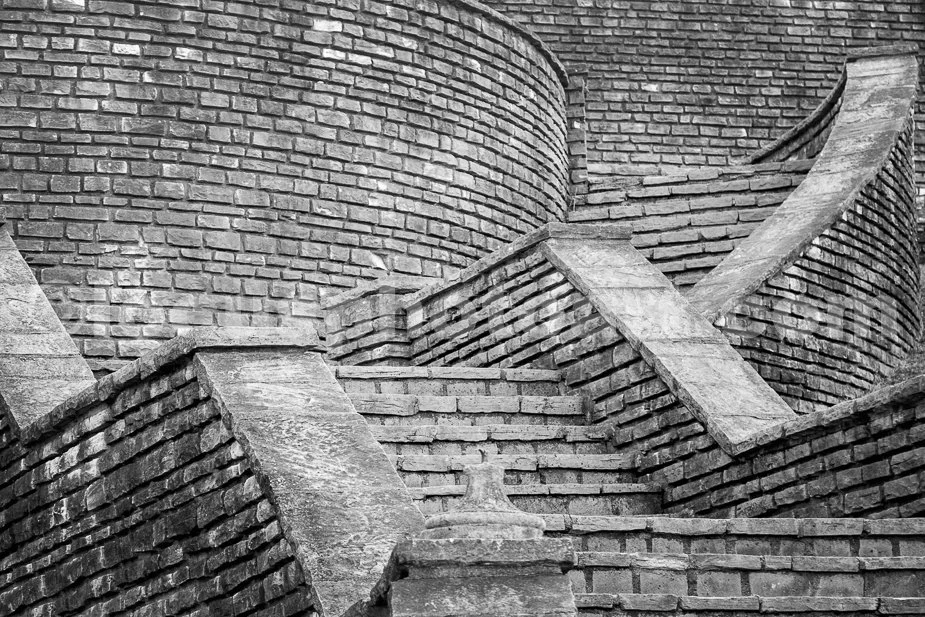 J21_Old_Stone_Stairway_4758_BW.jpg