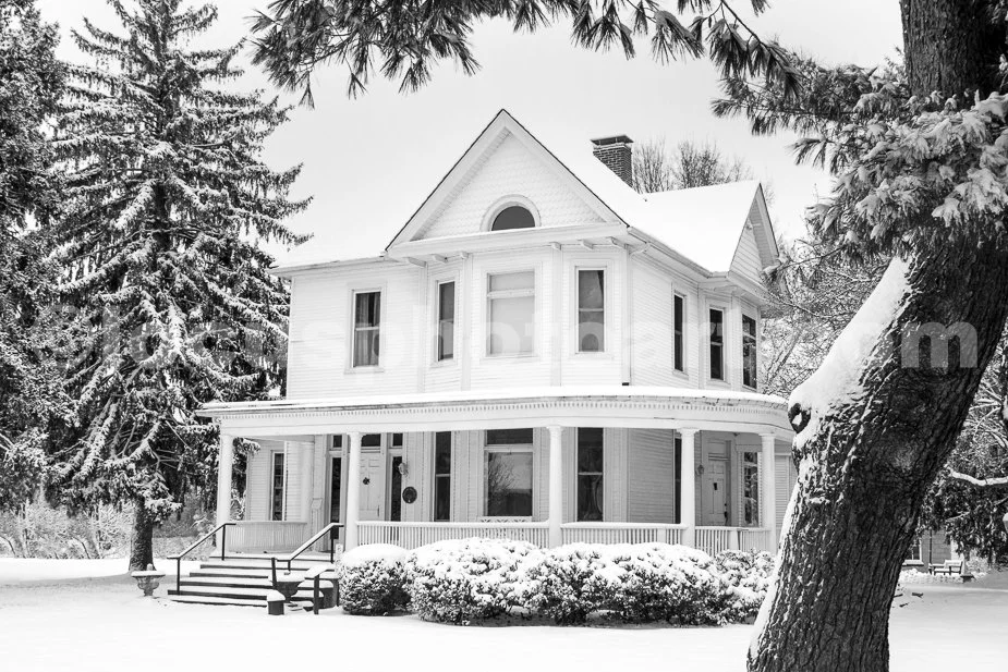 J18_The_Blum_House_in_November_Snow_4354_BW.jpg
