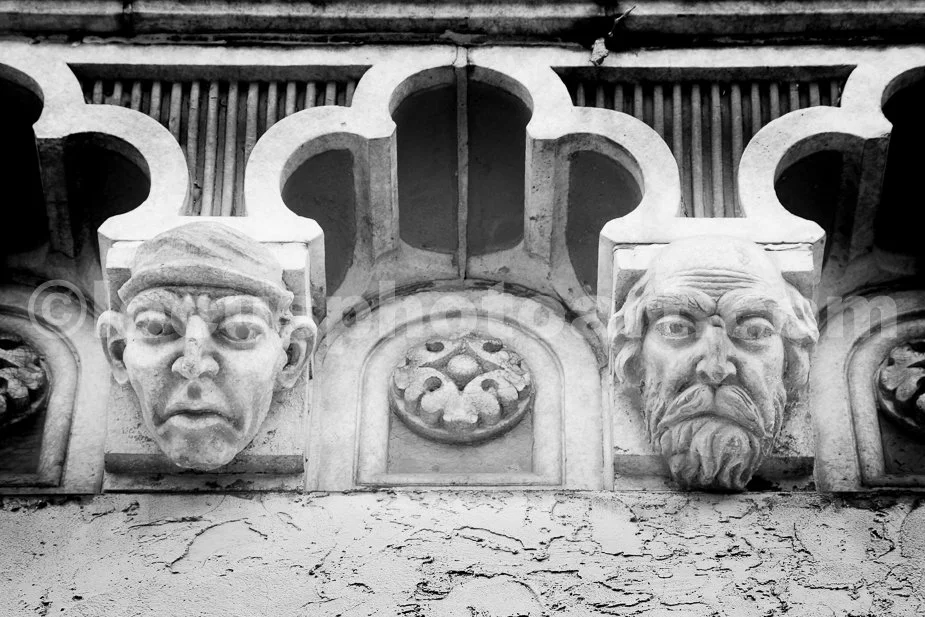 Terracotta_Heads_at_the_Majestic_0272_BW.jpg