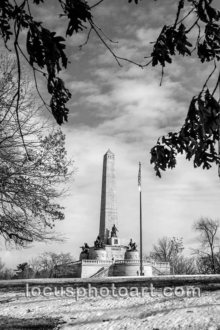 J22 Winter at Lincoln Tomb 1195 BW FB.jpg