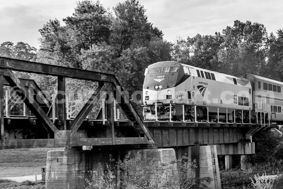 J20_Amtrak_Arriving_0161_BW.jpg