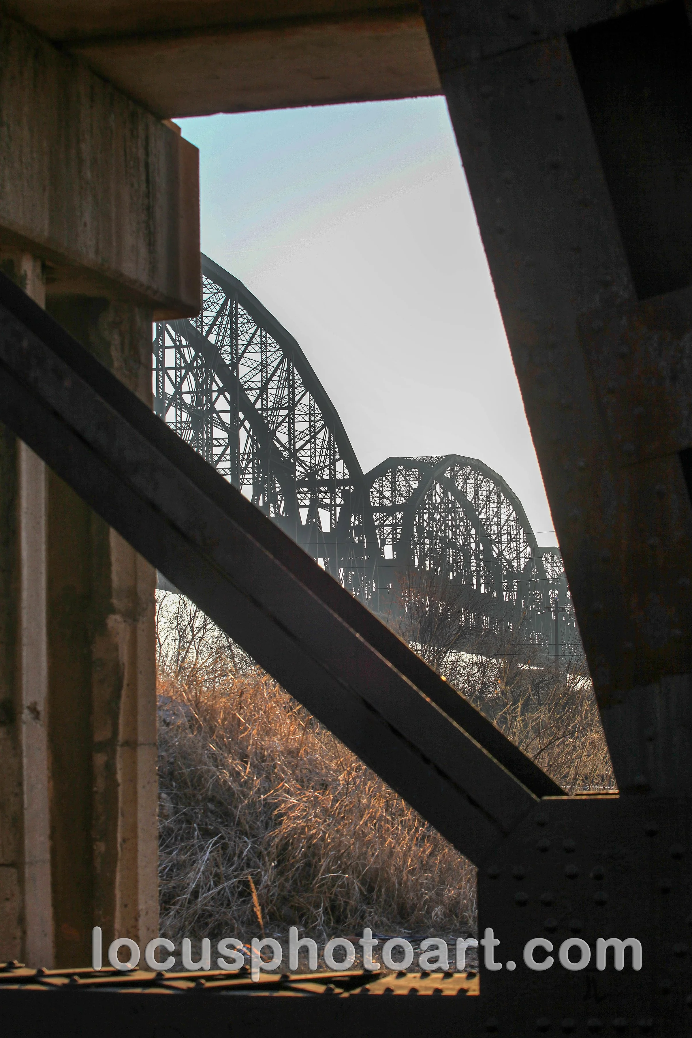 J24 McArthur Bridge 7349 FB.jpg