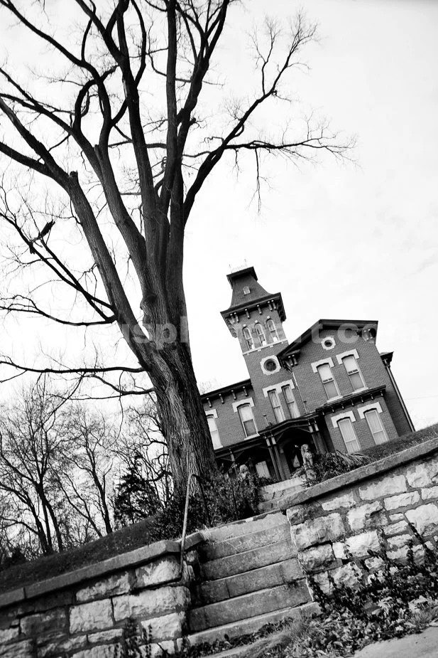 Spooky_House_7380_BW.jpg
