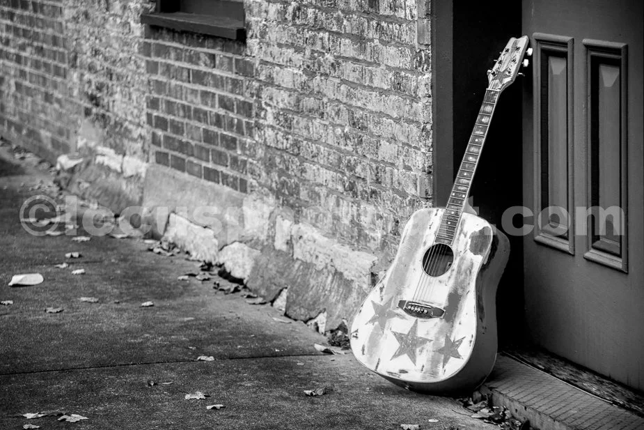 J23_American_Acoustic_2037_BW.jpg