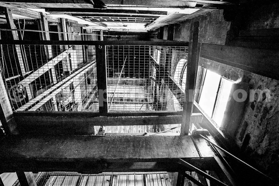 J21_Up_the_Elevator_Shaft_8526_Hi-C_BW.jpg