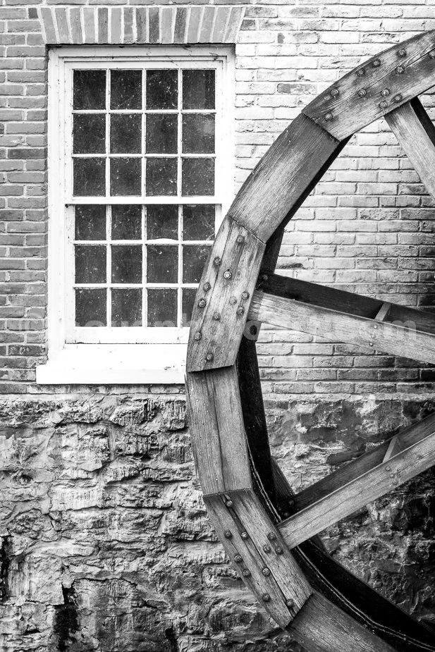 J16_Water_Wheel_Window_3887_BW.jpg