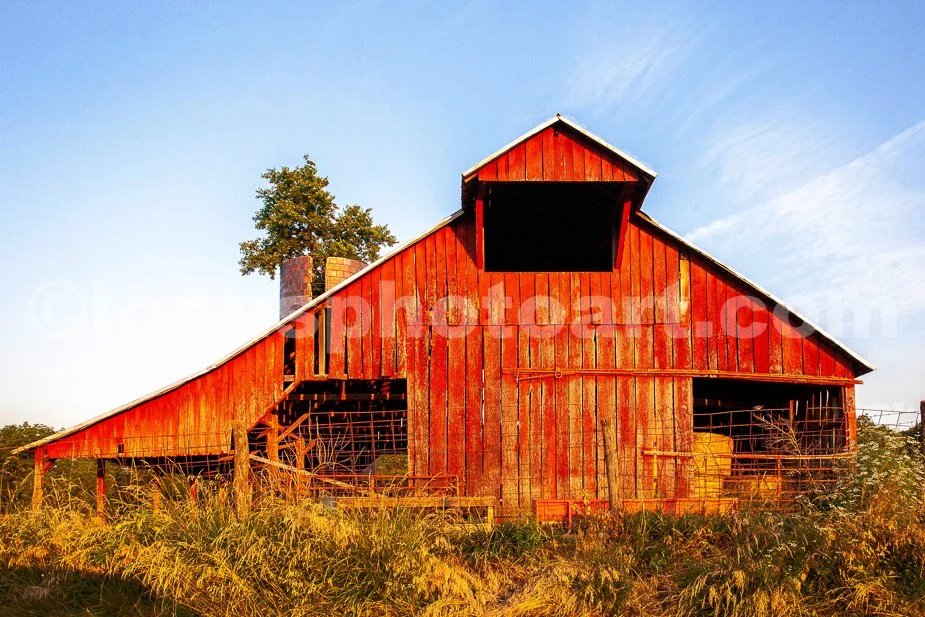 J24_Red_Barn_at_Dawn_9515.jpg