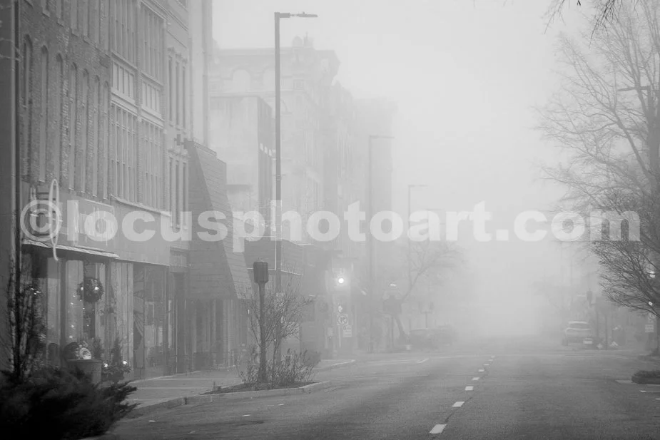J23_Foggy_Morning_on_Broadway_1919_BW.jpg