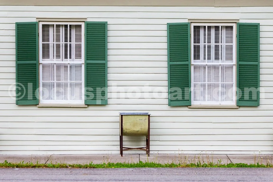 J19_Windows_and_a_Washtub_0106.jpg