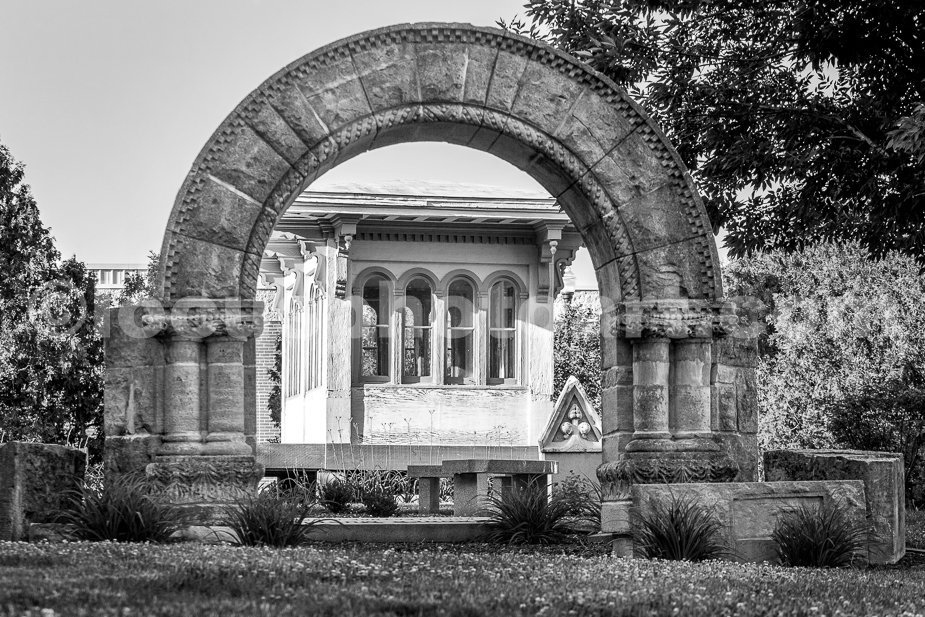 J18_Archway_at_the_Museum_0150_BW.jpg