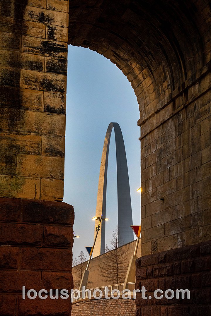 J24 St. Louis Arch Icons 7539 FB 2.jpg
