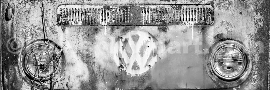J23_Front_End_of_a_Classic_VW_3053_BW.jpg