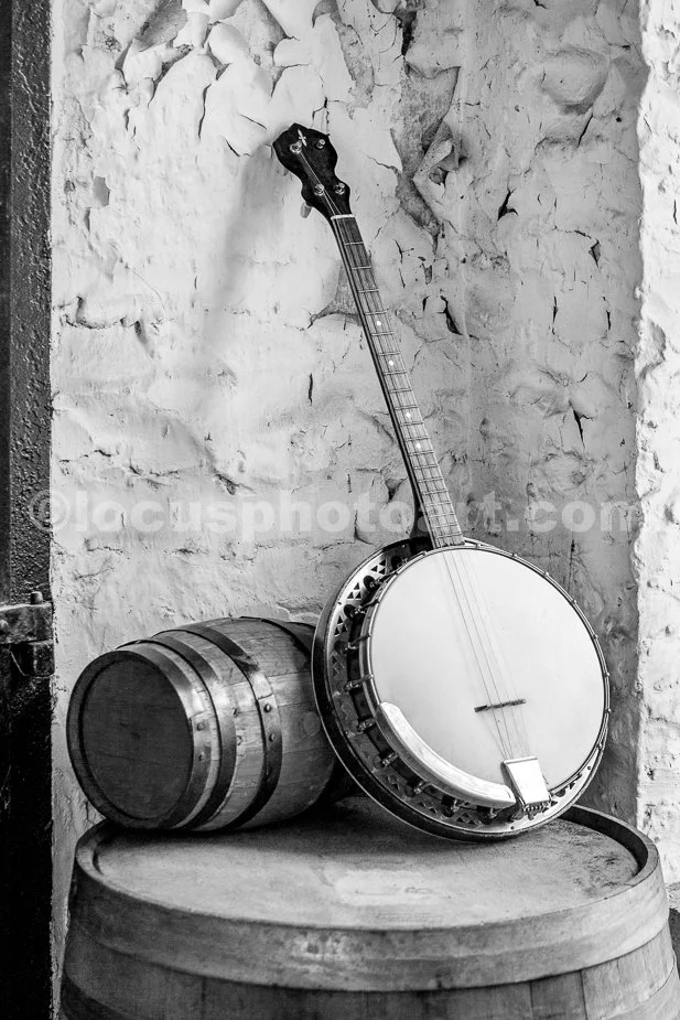 J21_Banjo_on_the_Barrelhead_8838_BW.jpg