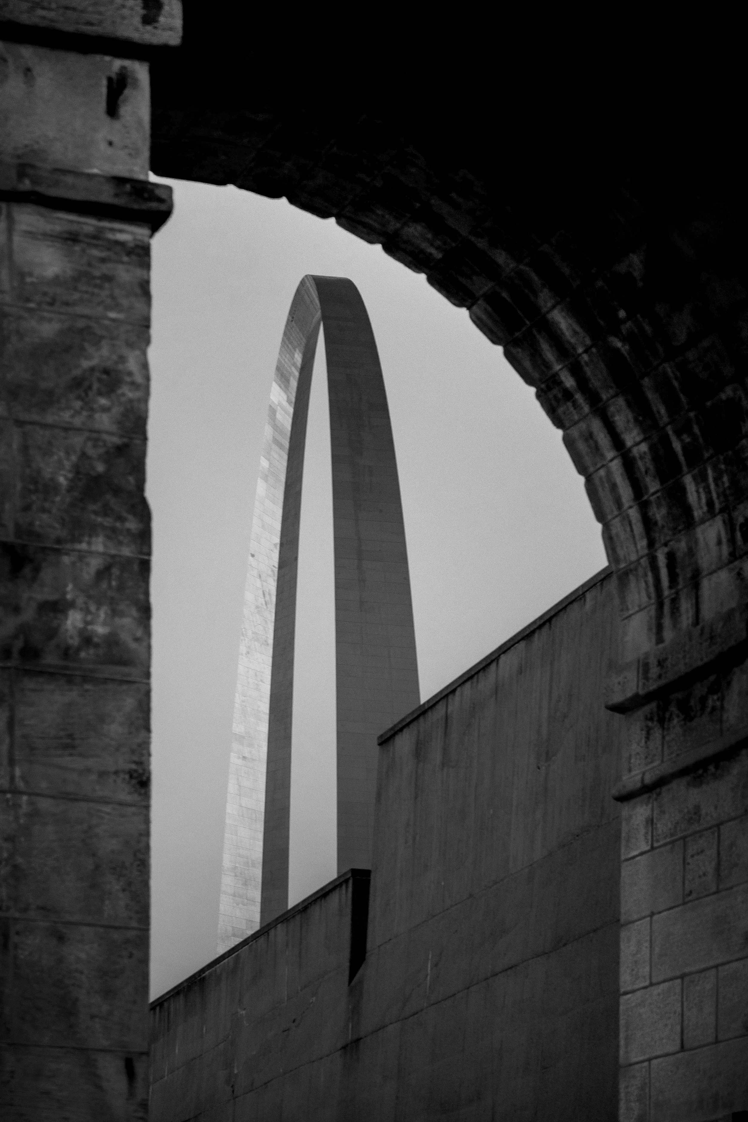 J24 Arch Viewed Through the Eads Bridge7522 BW FB.jpg