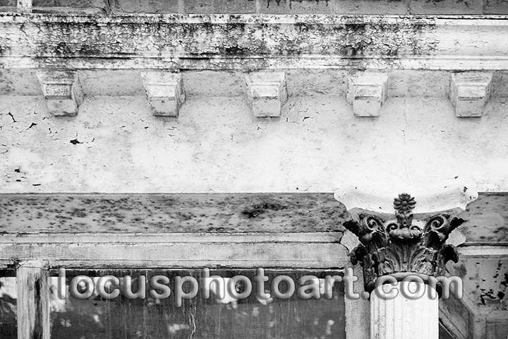 Dentil Moulding and Column 9542 BW FB.jpg