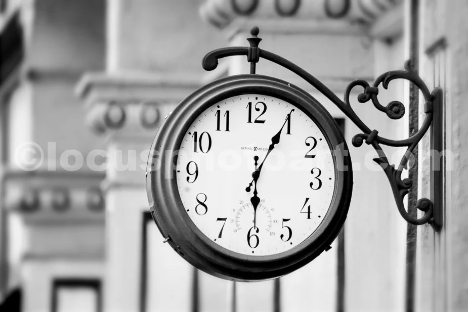 J19_Classic_Clock_5646_BW.jpg