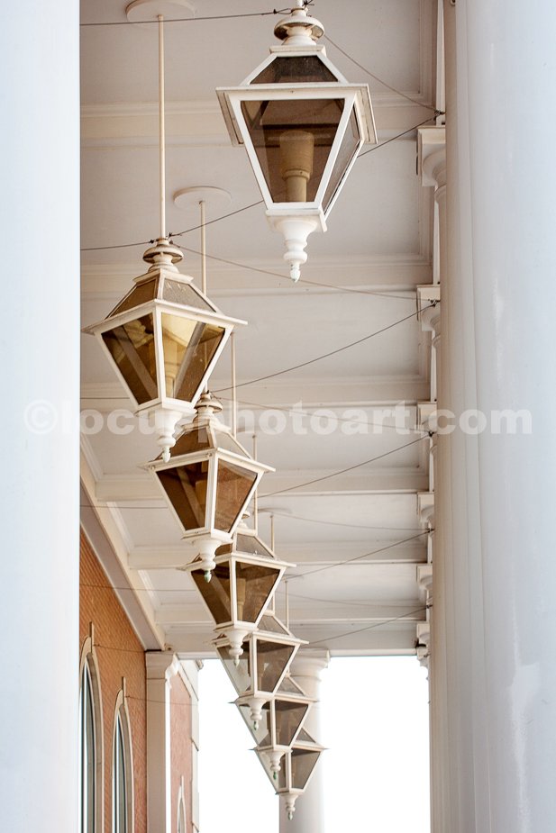 J18_Hanging_Lamp_Arrangement_9980.jpg
