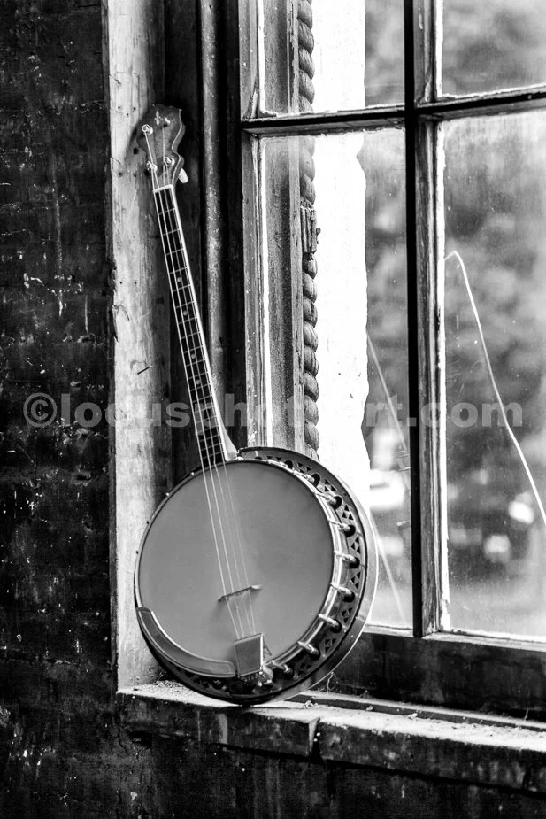 J21_Banjo_on_the_Window_Sill_4491_BW.jpg