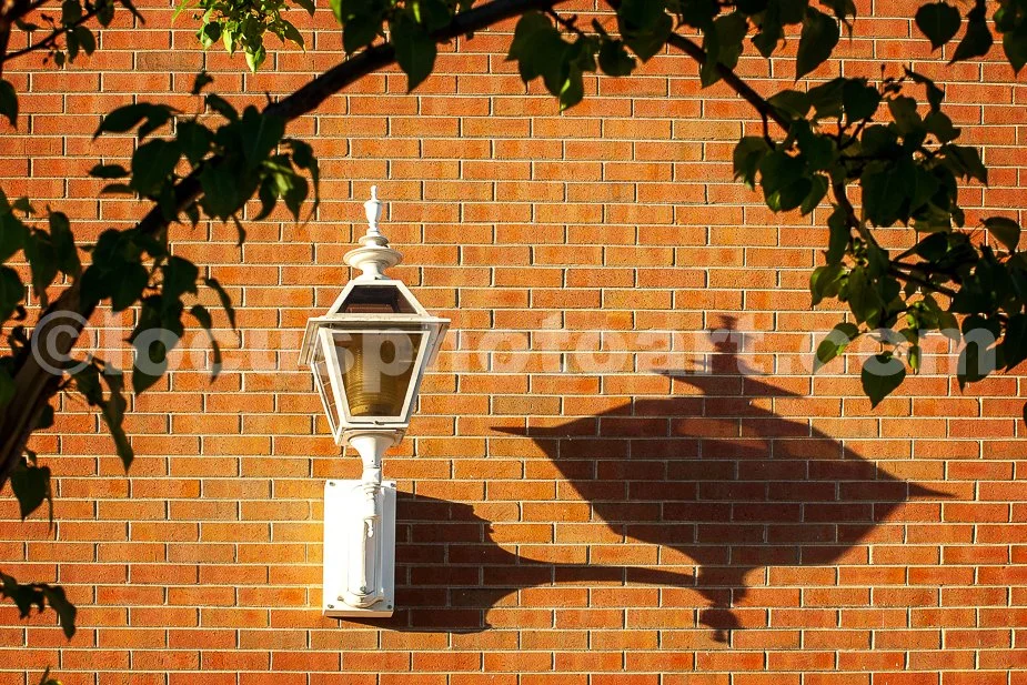 J18_Lamp_Shadow_9979.jpg