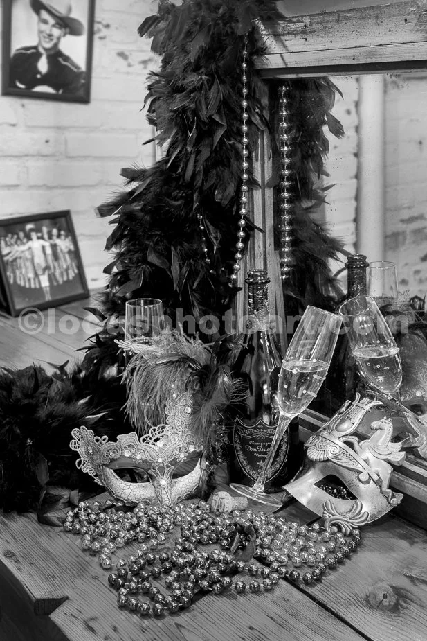 J24_Mardi_Party_6852_BW.jpg
