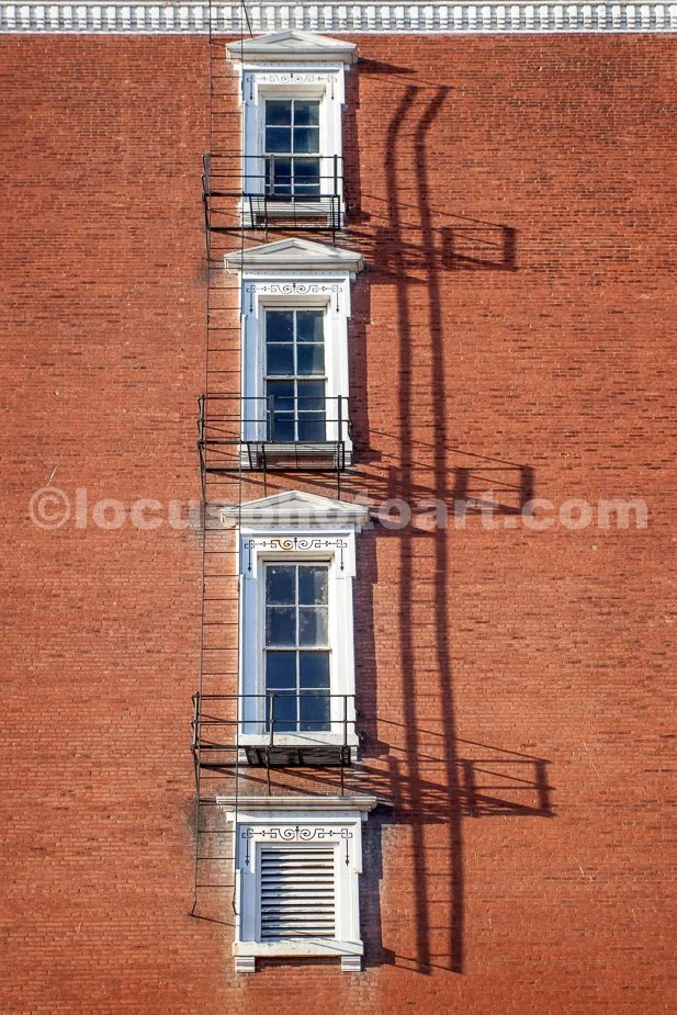 J18_Windows_and_Shadows_0591.jpg