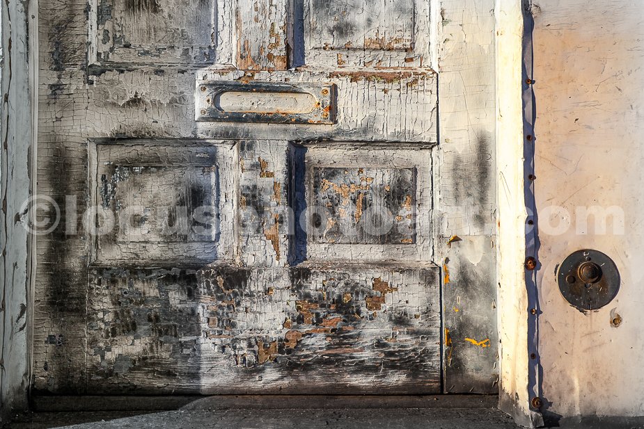 J18_Old_Door_with_Mail_Slot_0518.jpg