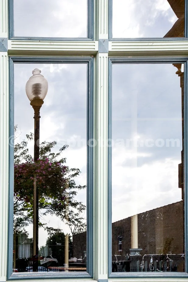 M16_Street_Lamp_Reflected_0388.jpg