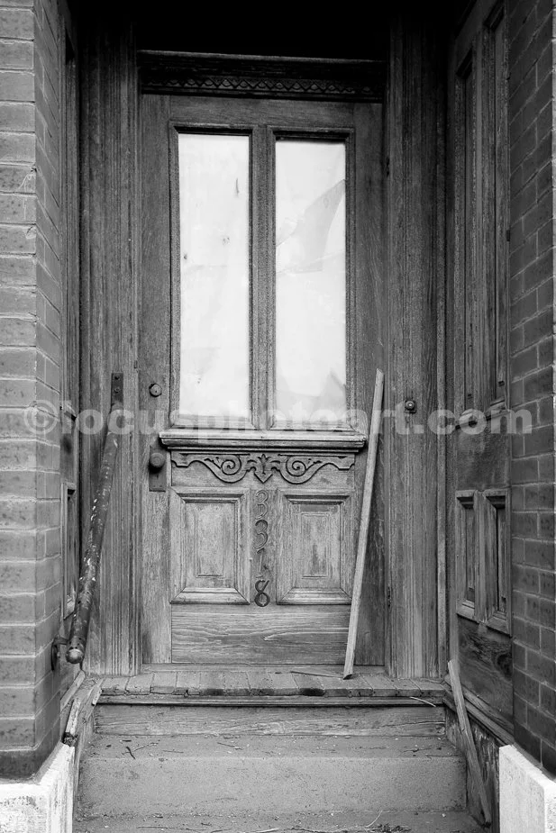 Old_Door_with_Stick_9997_BW.jpg