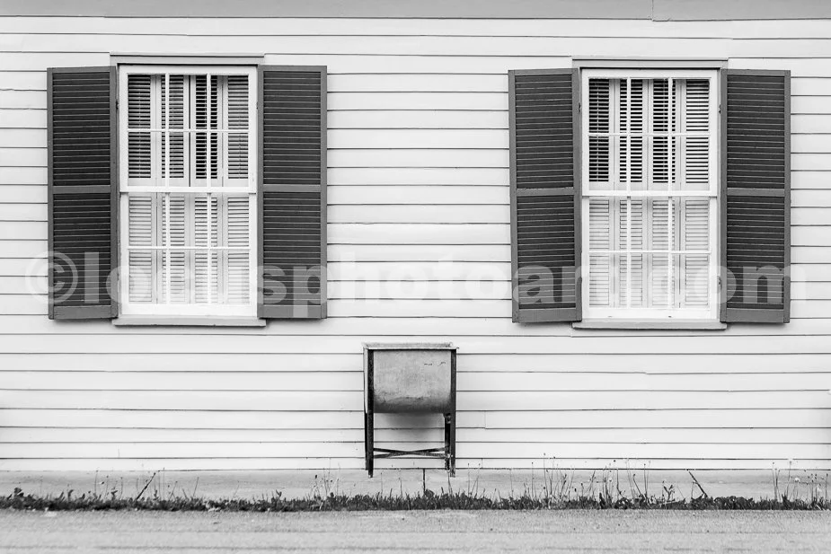 J19_Windows_and_a_Washtub_0106_BW.jpg