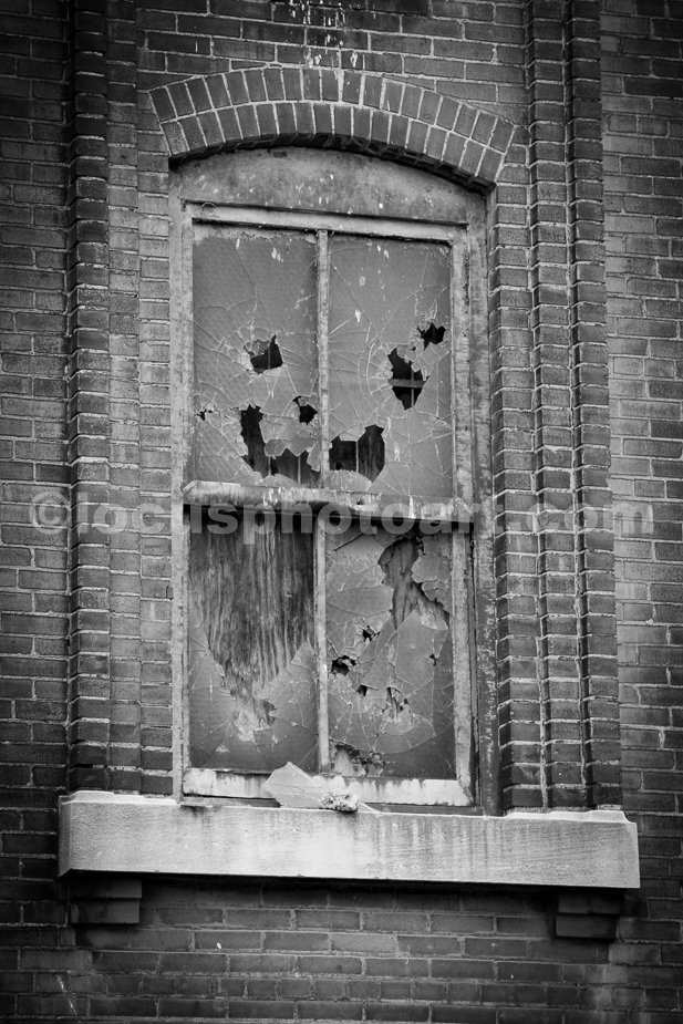 Smiling_Window_0099_BW.jpg