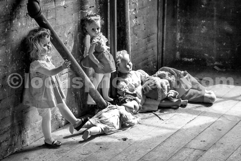 J21_Creepy_Dolls_in_the_Attic_5232_BW.jpg