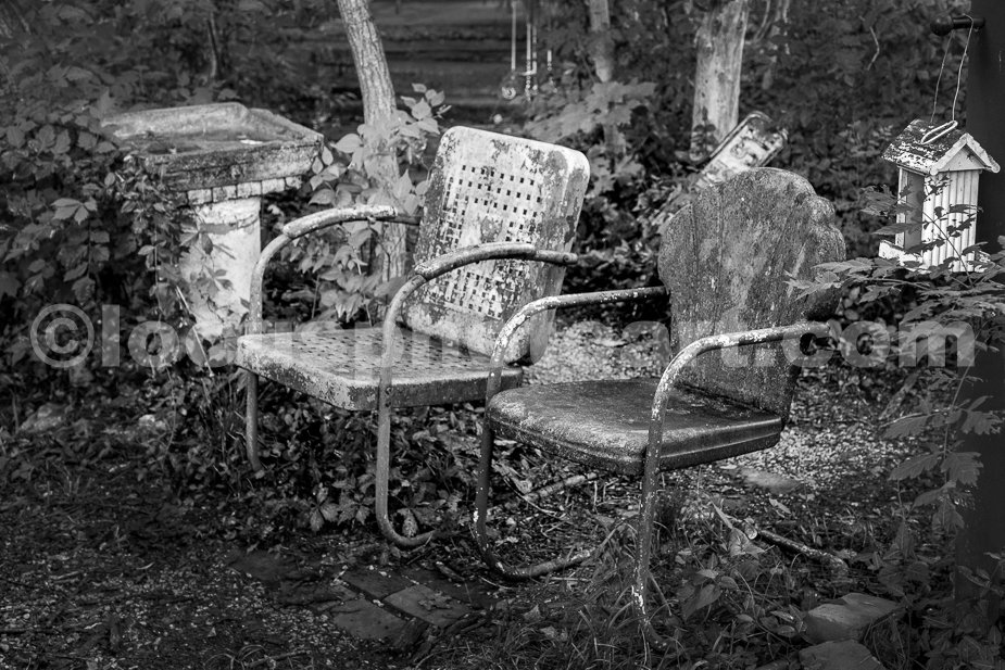 J22_Garden_Seating_6379_BW.jpg