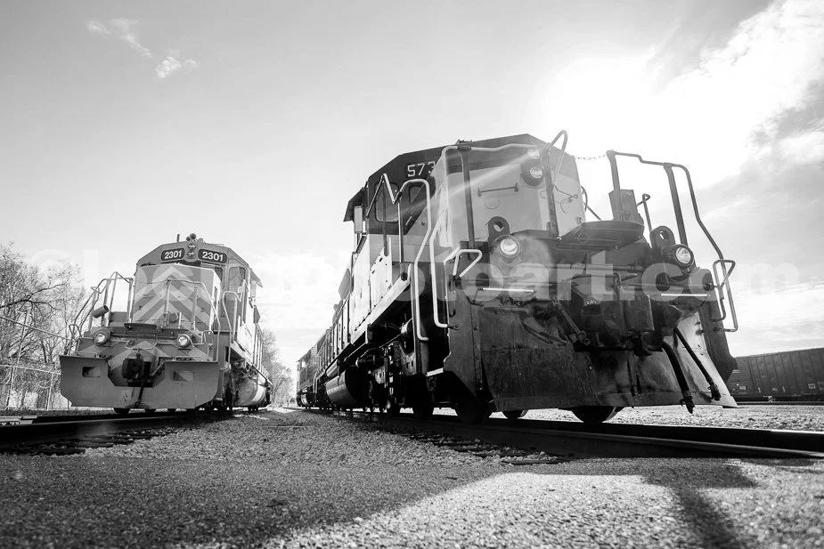 J21_Two_Locomotives_5083_BW.jpg