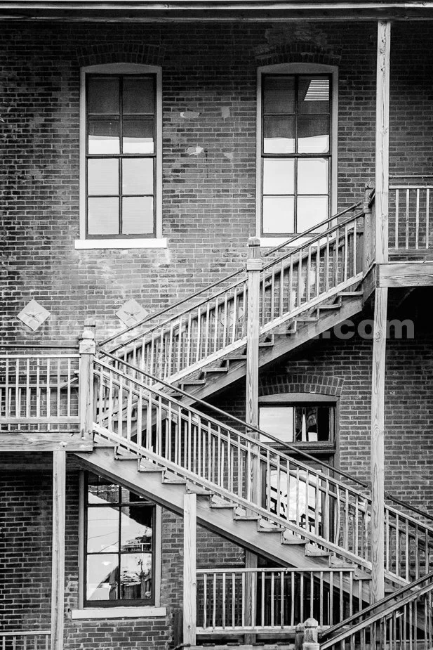 M16_Back_Stairway_0417_BW.jpg