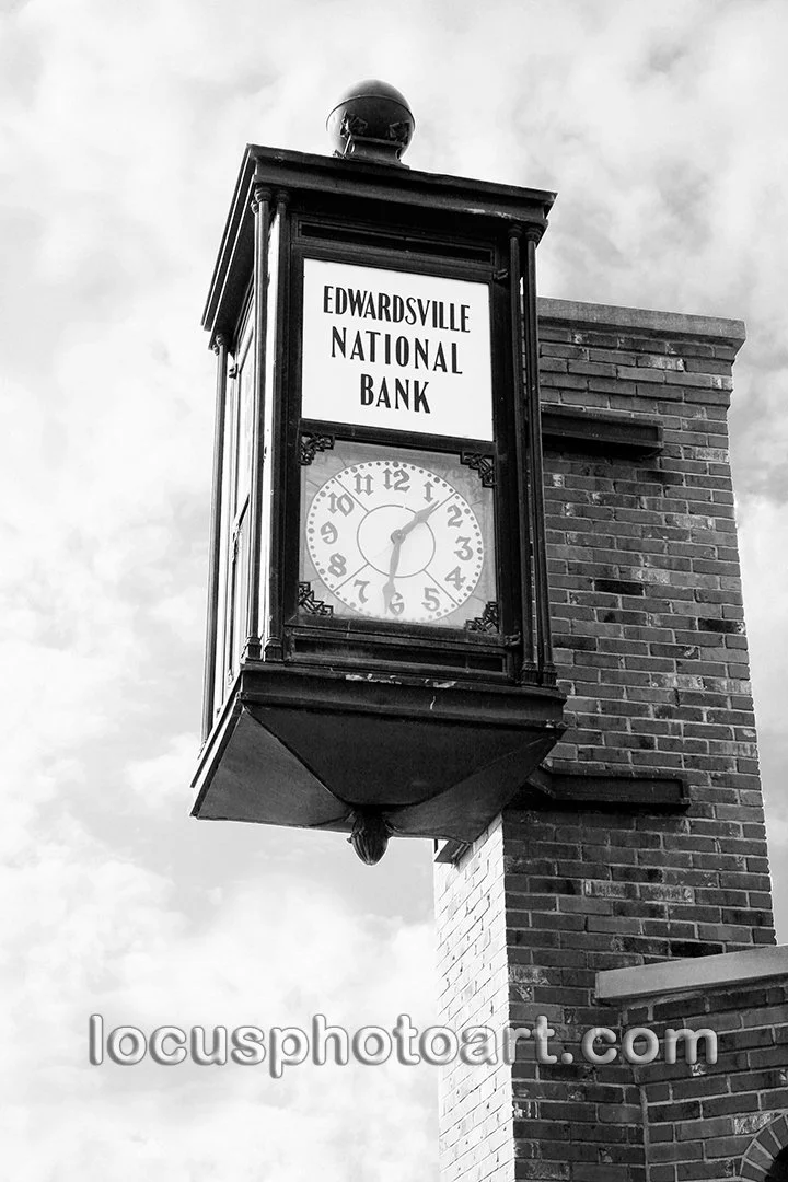 Edwardsville Bank Clock 8868edBW FB.jpg