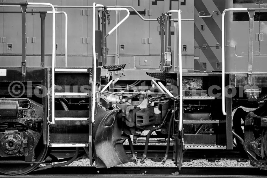 J21_Locomotives_United_5011_BW.jpg