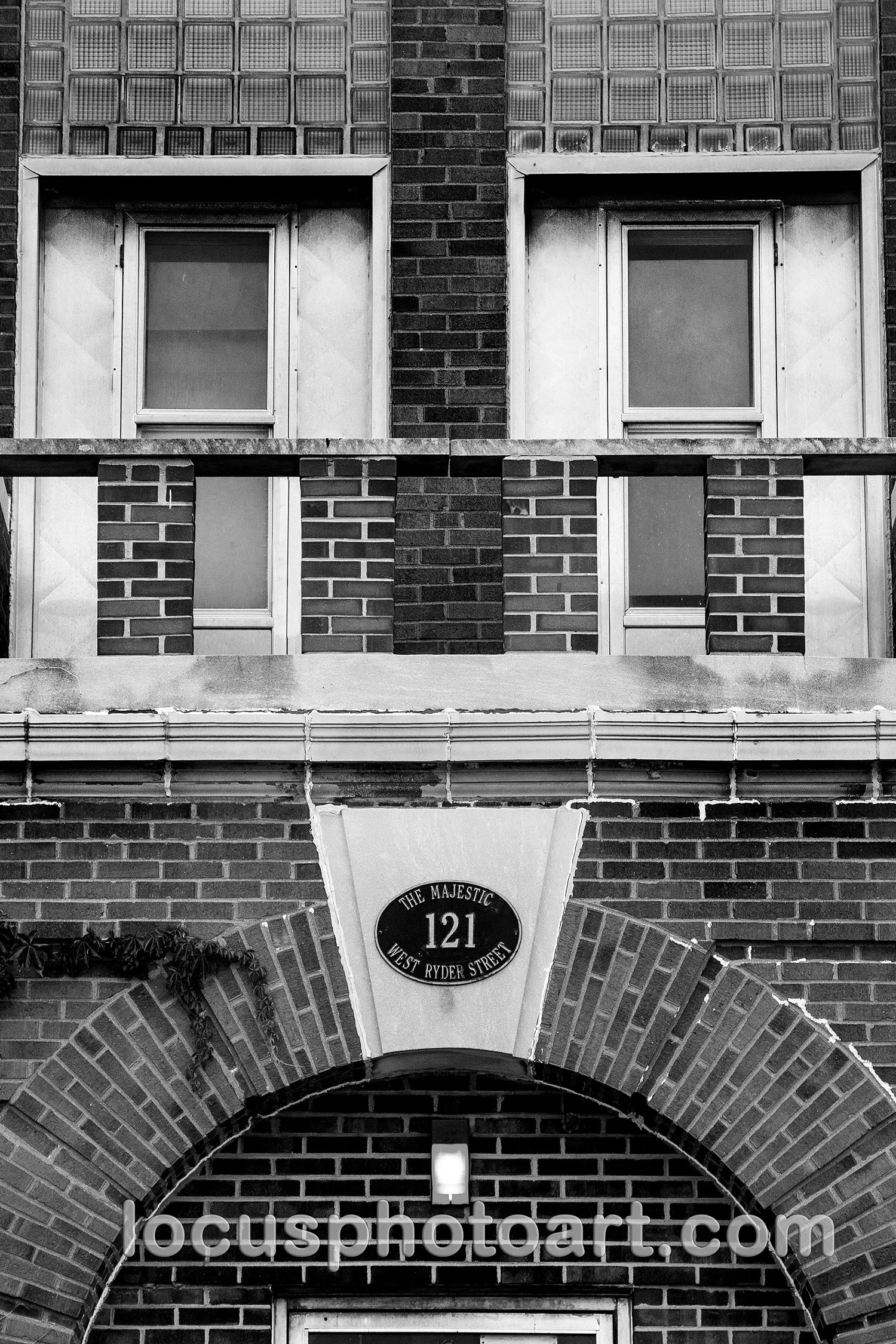 WEB J24 Majestic Face 0081 BW.jpg