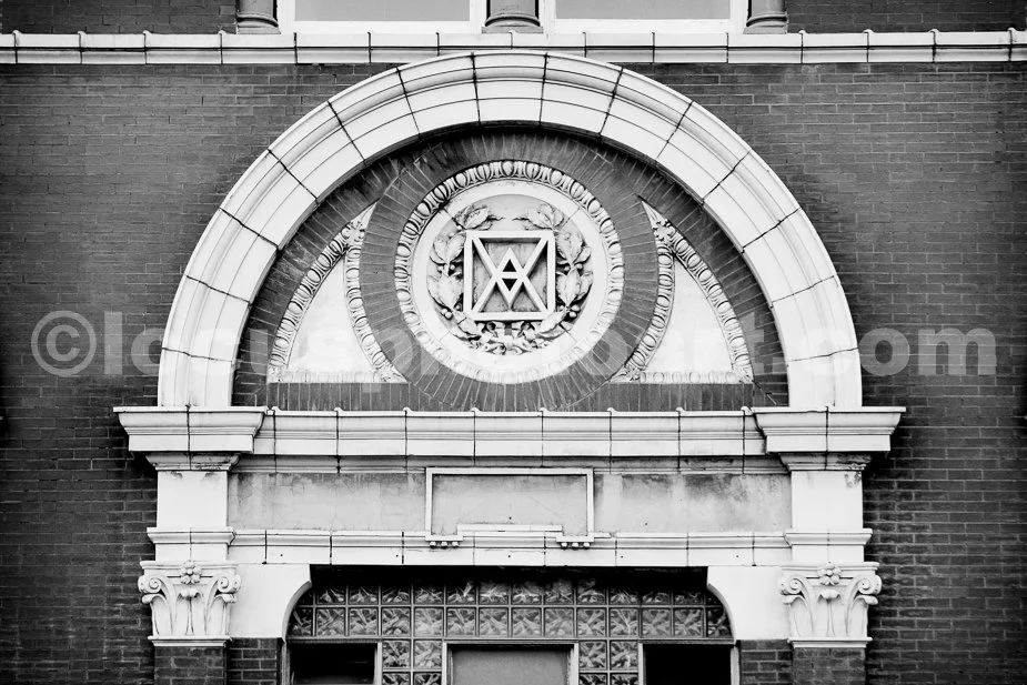 Broadway_Arch_5327_BW.jpg