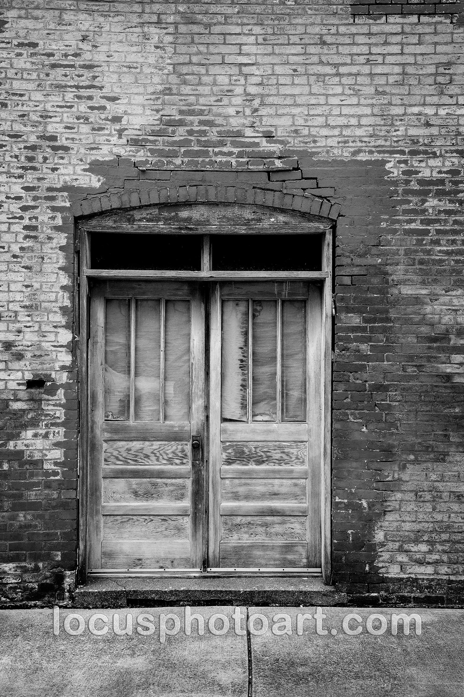 WEB J24 Double Side Entrance 0070 BW.jpg