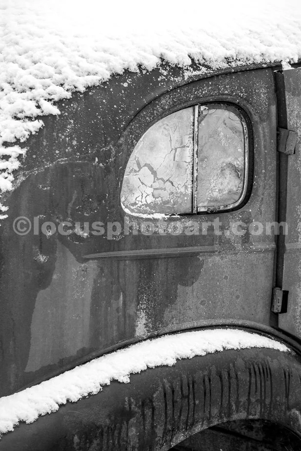 J21_Frosted_Window_3479_BW.jpg